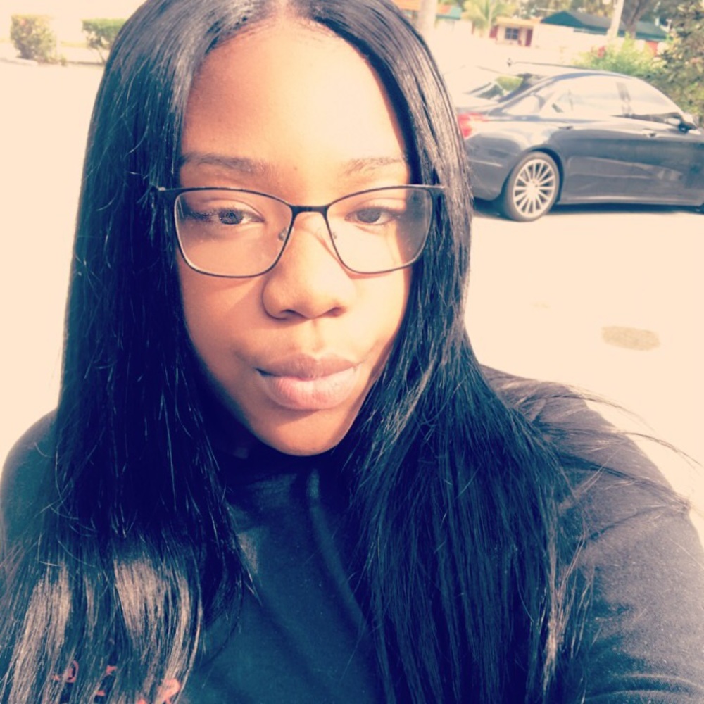 Meet your Posher, Caisha